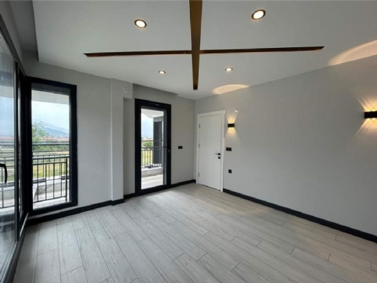 250 m² Çift Katlı GazÇelik Ev